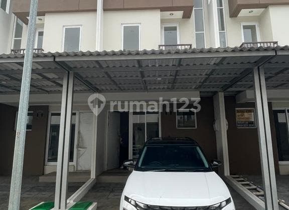 Disewakan Rumah Jakarta Timur Sedayu City Brand New Siap Huni Bagus Bebas Banjir