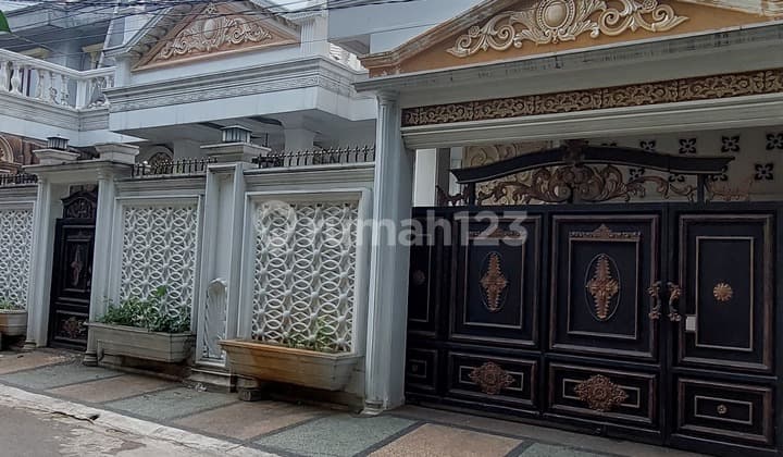Rumah Mewah Di Jl H Taba, Duren Sawit. Dkt Ke Jl Raya Kalimalang