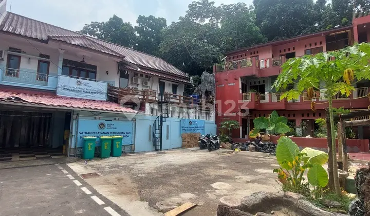 Rumah Bonus Kost 3 Lantai di Jl Damai, Kalisari, Pasar Rebo