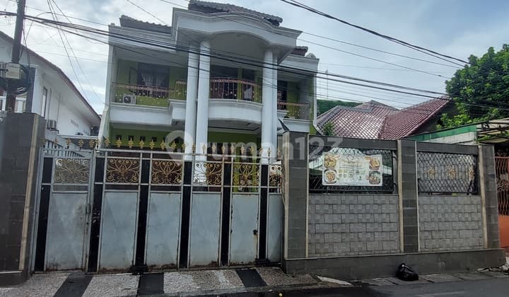 Rumah Apik.2 Lantai Di Jl Guru Muhiyin, Lenteng Agung. Dkt Ke St Krl & Tb Simatupang