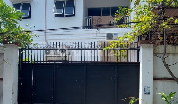 Rumah 2 Lantai di Jl Kramat Baru, Senen. Dkt ke Jl Kramat Raya