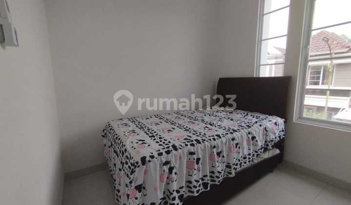 Rumah Furnish, Rapih-Bersih, Ranjang Double Bed & AC Langsung Huni, Cocok untuk Mahasiswa, Pasang Muda di Gading Serpong