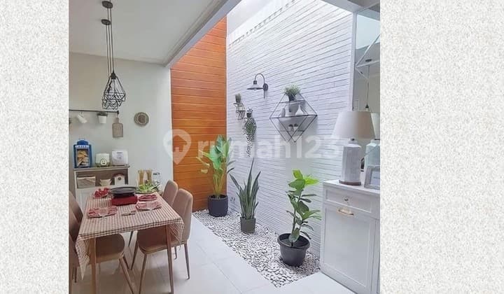 Rumah Keluarga Brand New baru di cluster Favorit dengan 4 Kamar SHM di Graha Raya Serpong