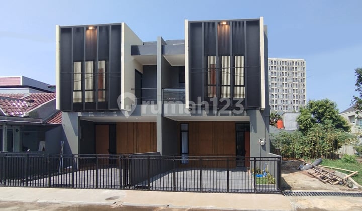 Rumah Semi Furnished 4+1 Kamar bisa Langsung Huni -Paling Murah di Melati Mas Serpong