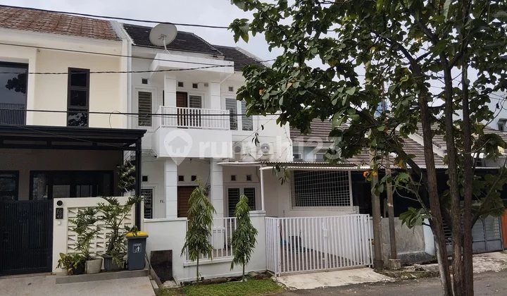 Very Cheap Semi-Furnished Garden-Facing House Fully Renovated 3+1 Bedrooms Ready to Occupied in Melati Mas Serpong