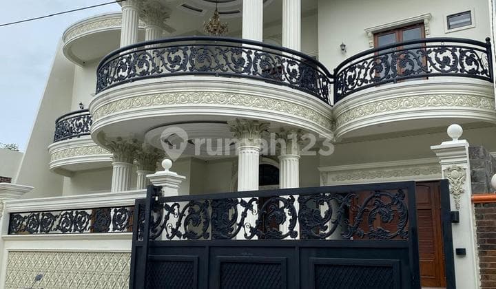 Lux Grand Depok House, Best Materials, Classic Luxury, Granite Flooring