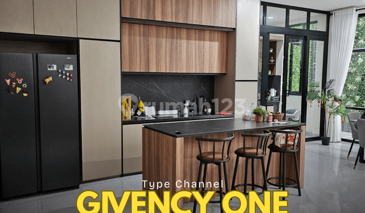 Rumah 3,5 Tingkat di Komplek Givency One Type Channel