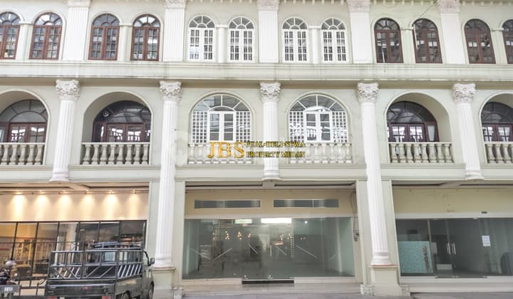 Dijual Ruko Gandeng 3,5 Tingkat Kondisi Siap Huni Komplek CBD Polonia
