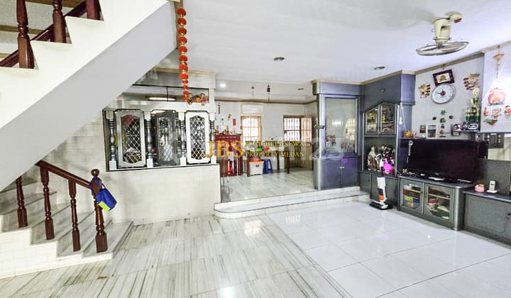 For Sale 2.5-Story Shop House Ready for Occupancy Pekan Baru Street