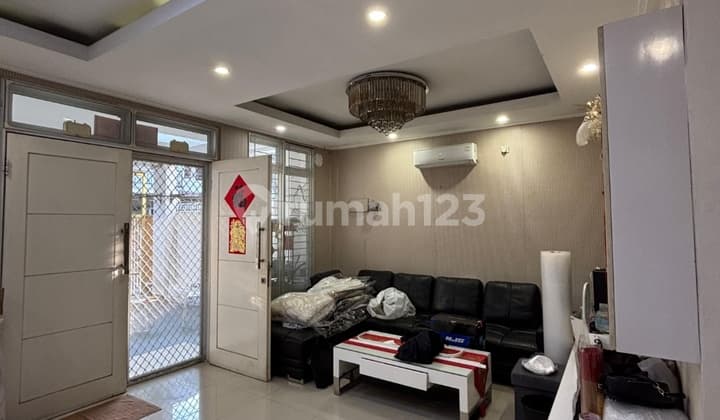 House in Taman Palem West Jakarta, SHM, Ready to Occupy