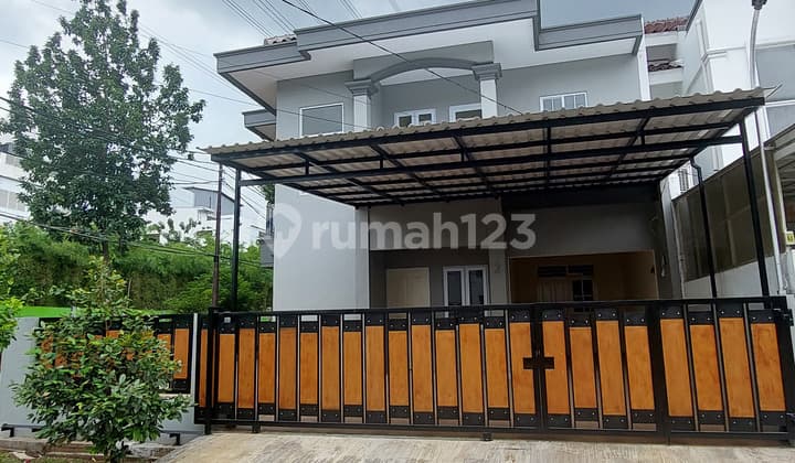 House Position Hook Ready to Occupy, Fully Renovated in Sector 1G Gading Serpong.