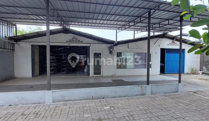 Gudang Pinggir Jalan di Cipondoh Tangerang