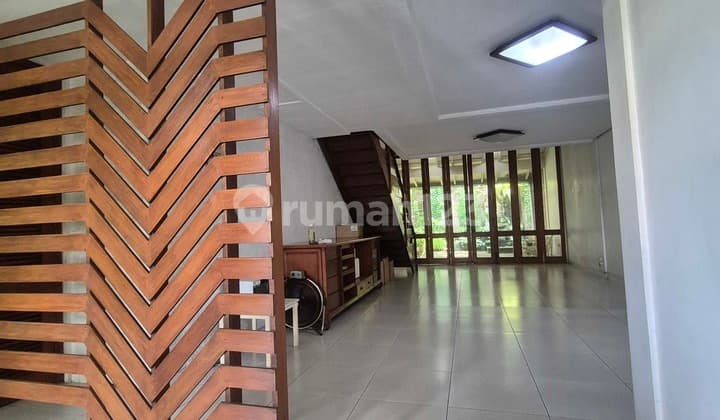 Rumah di Puri Indah Jakarta Barat, SHM, Type Master 4 Kamar