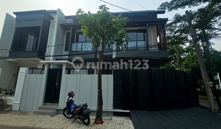 Brand New House Griyaloka Bsd City, Posisi Hook, Type Master