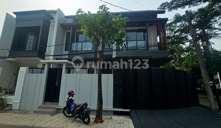 Brand New House Griyaloka Bsd City, Posisi Hook, Type Master