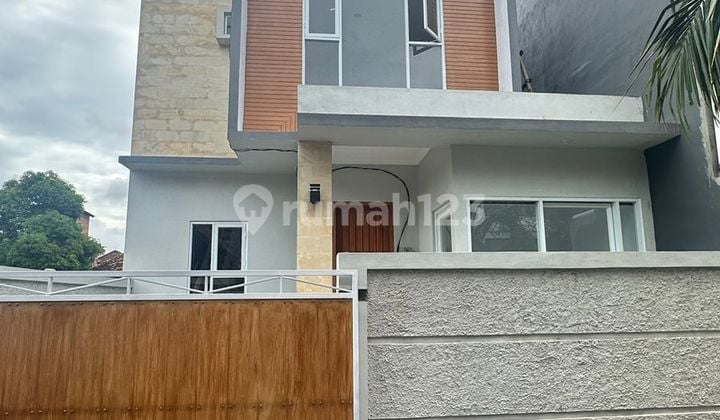 Semi-villa house for rent on Jl. Graha Melasti, Sanur Tangtu Beach
