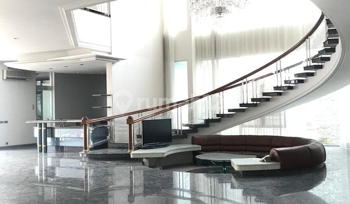 Sewa Rumah Taman Kebon Jeruk Intercon, Siap Huni, Joglo, Jakarta Barat