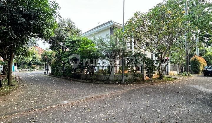 Rumah 2 Lantai Siap Huni Lokasi Strategis 6 Kamar Tidur Giriloka Bsd