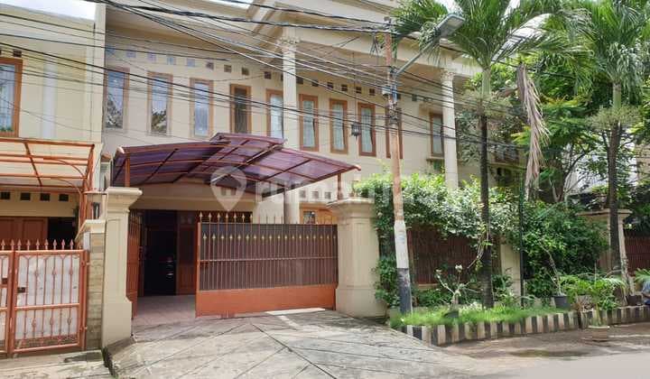 Rumah Pinggir Jalan Siap Huni Kebayoran Baru Jakarta Selatan