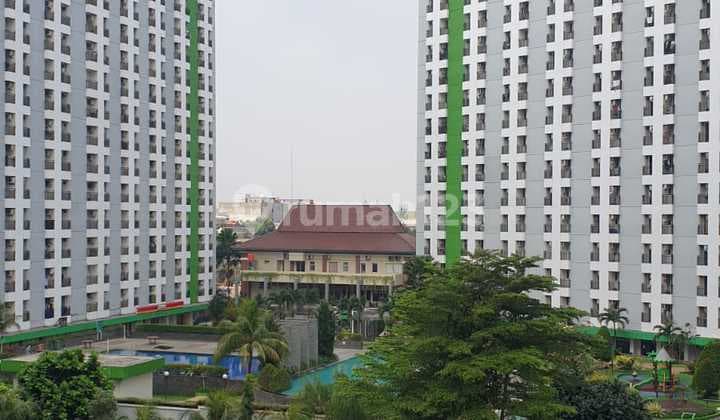 Murah 2 Unit Apartemen Studio Lantai 5 Green Lake View Ciputat