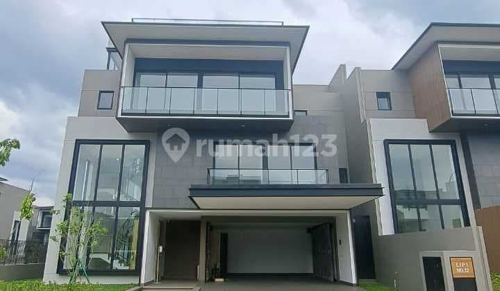 Sisa sedikit Rumah 4 Lantai lokasi premium Layton Navapark BSD