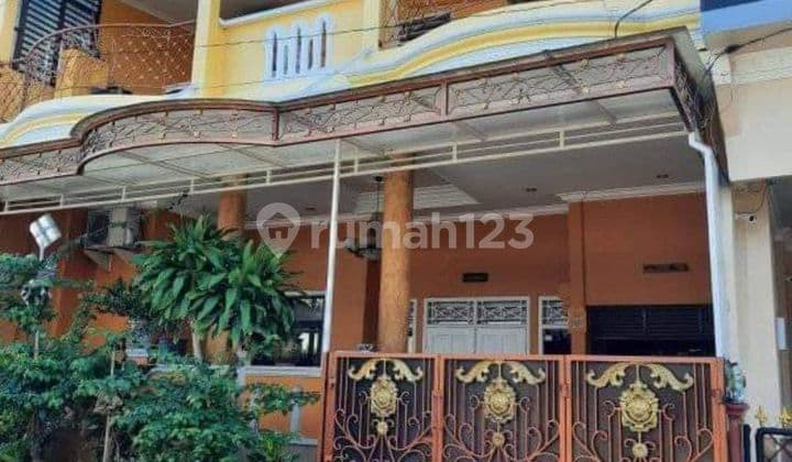 Nice house near the Lembang Cileduk market.