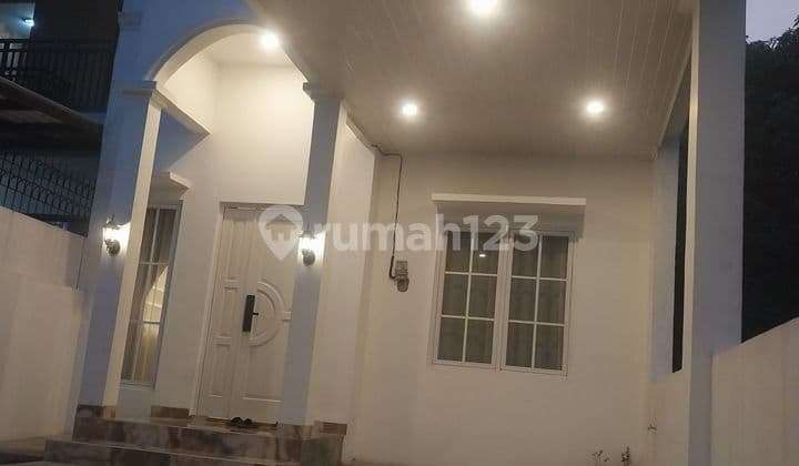 Rumah Baru Furnish Di Lokasi Bagus.sekali Diciputat