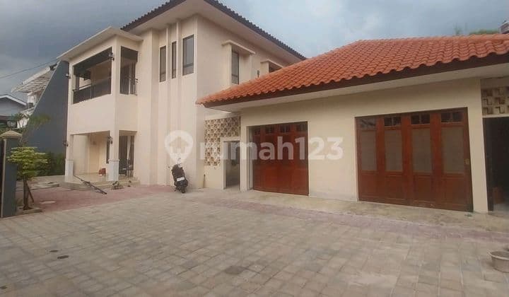 Rumah Cocok Tuk Hunian atau Kantor Radio Dalam Jakarta Selatan