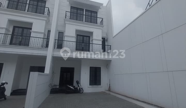 Rumah Siap Huni Di Dekat Tb Simatupang.jakarta Selatan