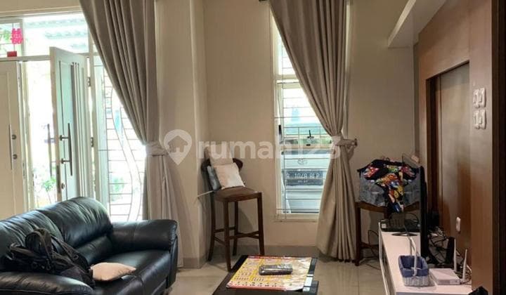 Dijual Rumah Golf Lake Residence