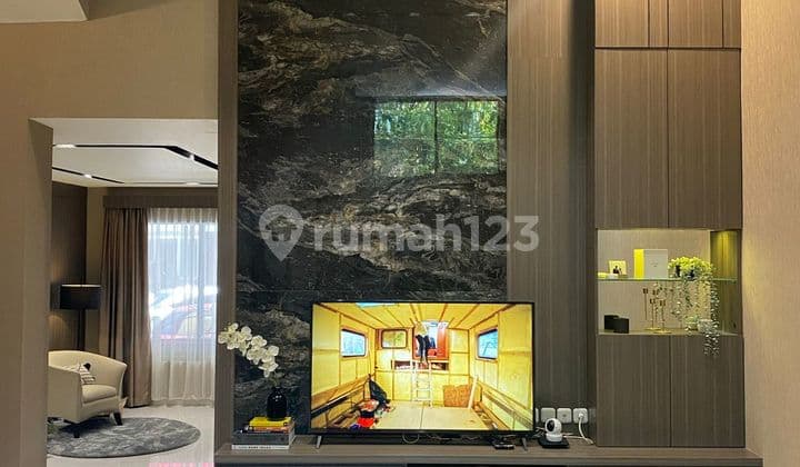 Di Rumah Di Taman Grisenda Pik Lt 111 6 X 18,5 Full Furnish