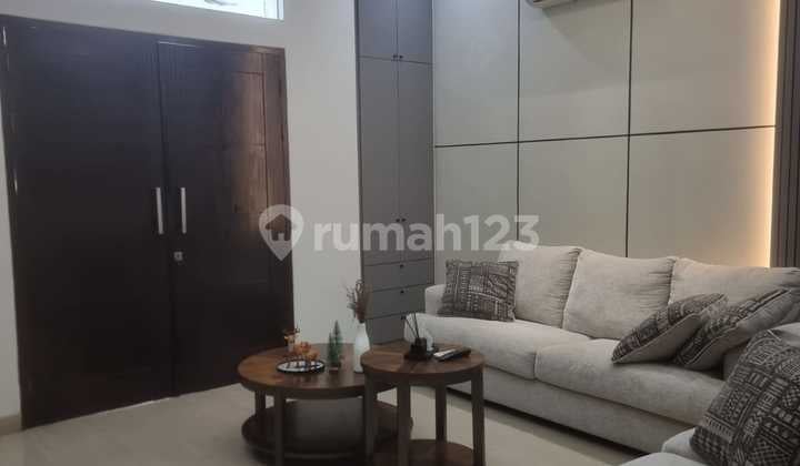 Sell Pinisi Pik 3-Story House, Good Furnished Interior, Ready to Occupy
