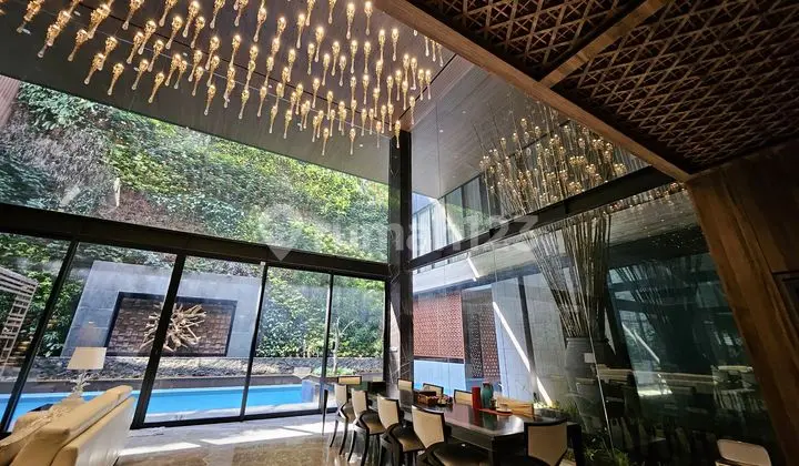 Rumah Mewah di Pantai Indah Kapuk, Jakarta Utara