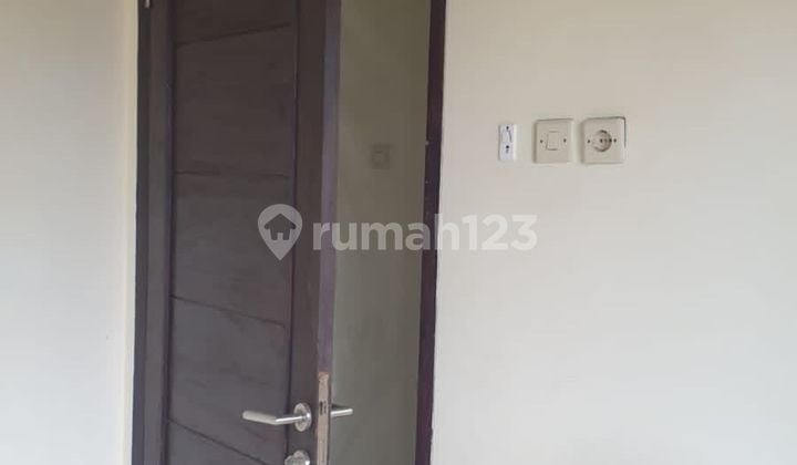 Dijual Rumah Murah Baru Renovasi di Green Lake City, Jakarta Barat
