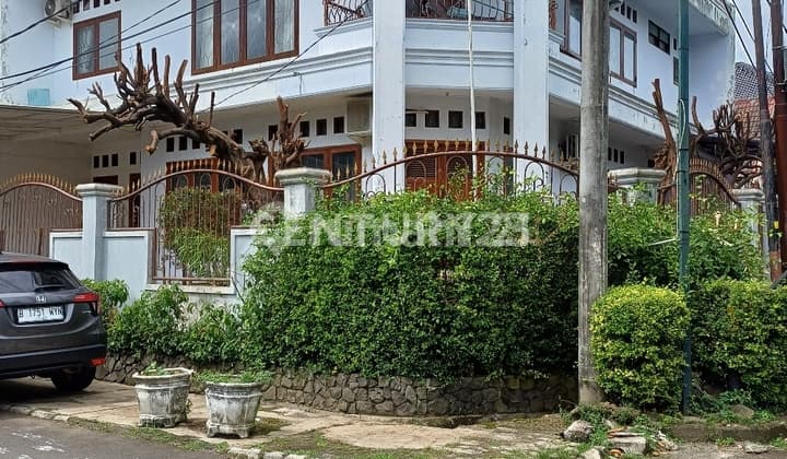 Dijual Rumah Rumah Besar di Bintaro Jaya Sektor 3 Bintaro Jaya