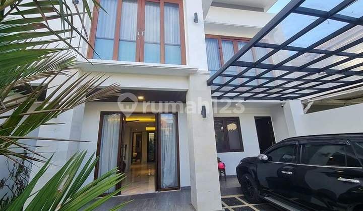 Rumah Mewah 4 Kamar 200m² di Purigading Jimbaran