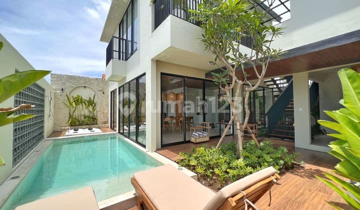 Luxury Modern Tropical Villa di Pecatu Bali 3BR luas 200m²