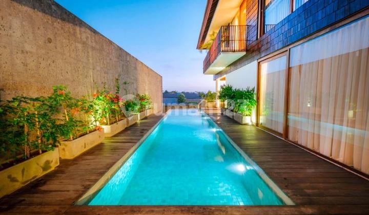 Villa Canggu Berawa 4 Bedrooms Villa 300M²