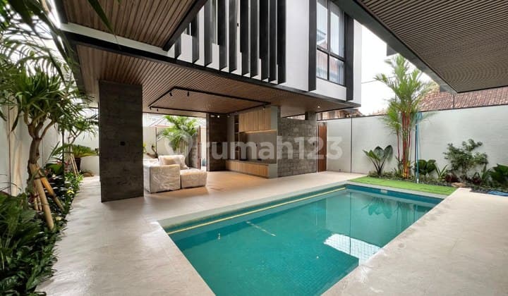 Brand new 3 bedroom villa, 250 m2, Berawa Canggu.