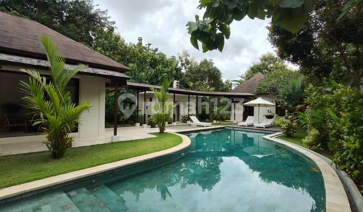 Luxury Villa 5 Bedrooms 1240m² jimbaran Bali