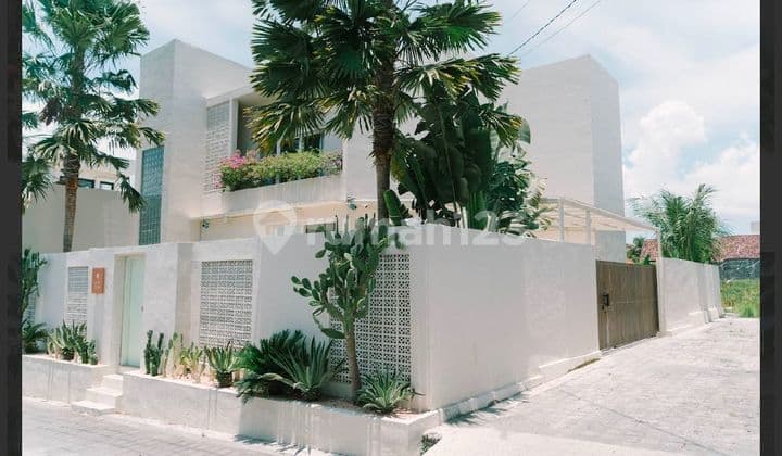 Luxury Modern Villa 4 Bedrooms 270M2 - Kuwum Kerobokan