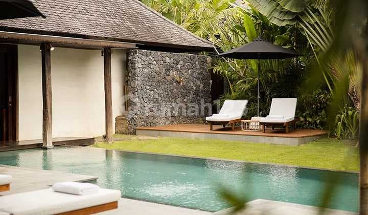 Tahunan Sewa Villa Mewah 3 Kamar Tidur di Berawa Canggu