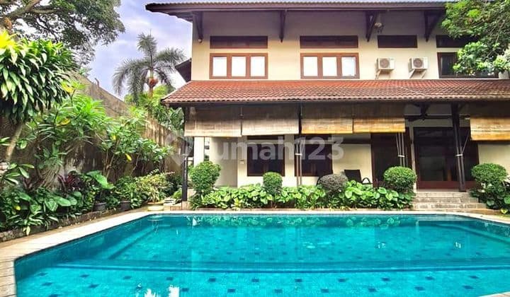 Rumah Resort House Jalan Benda Raya Kemang Jakarta Selatan. Pool