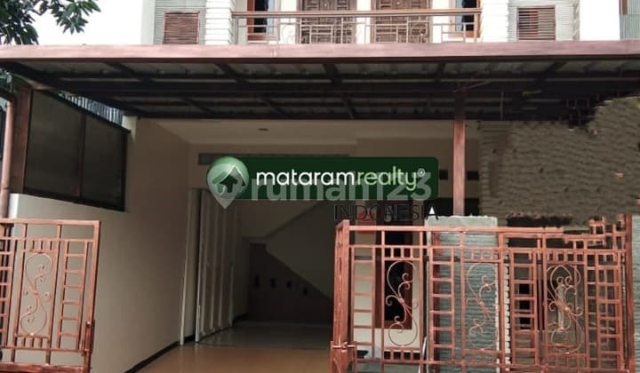 Rumah 2 Lantai, Bagus Sekali di Turangga, Buah Batu, SHM