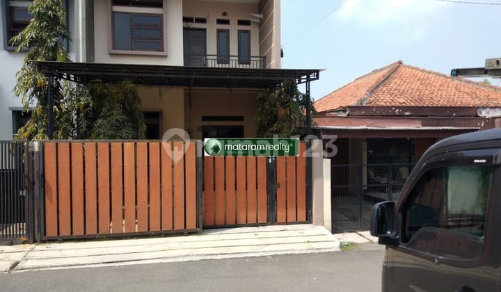 Rumah 2 Lantai, Bagus Siap Huni di Turangga, Pusat Kota