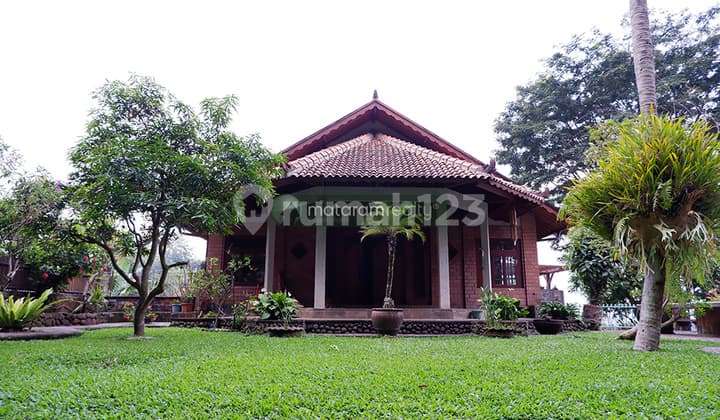 Rumah Etnik Nuansa Bali Cigadung, Dago, Bagus, View Lapangan Golf