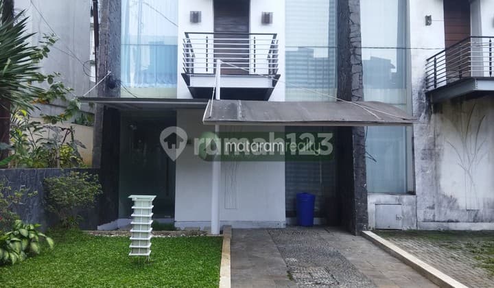 Rumah Town House Beverly Dago, Full Furnished, Siap Huni