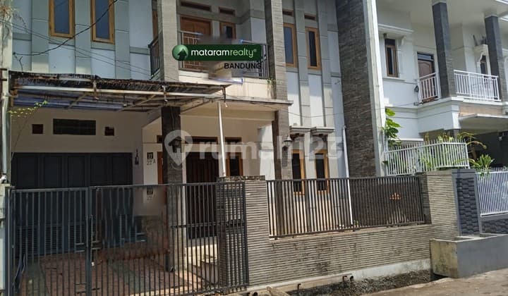 Rumah 2 Lantai Sangat Bagus, bisa untuk Kantor di Turangga