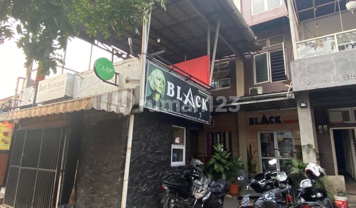 Ruang Usaha Cocok Untuk Coffee Shop, Sayap Dipati Ukur Gasibu