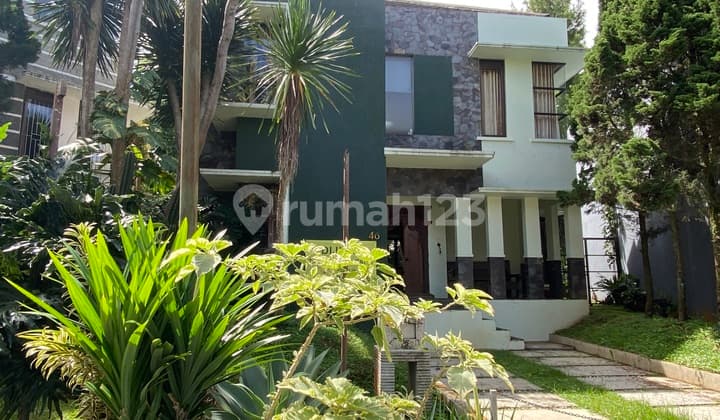 Rumah 2 Lantai Sangat Nyaman, Bagus Untuk Villa, Furnished, Dago
